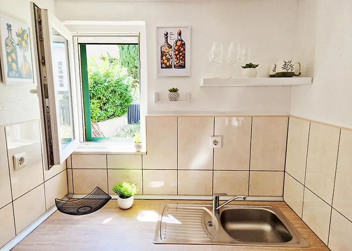 Beautiful Bacvice Split